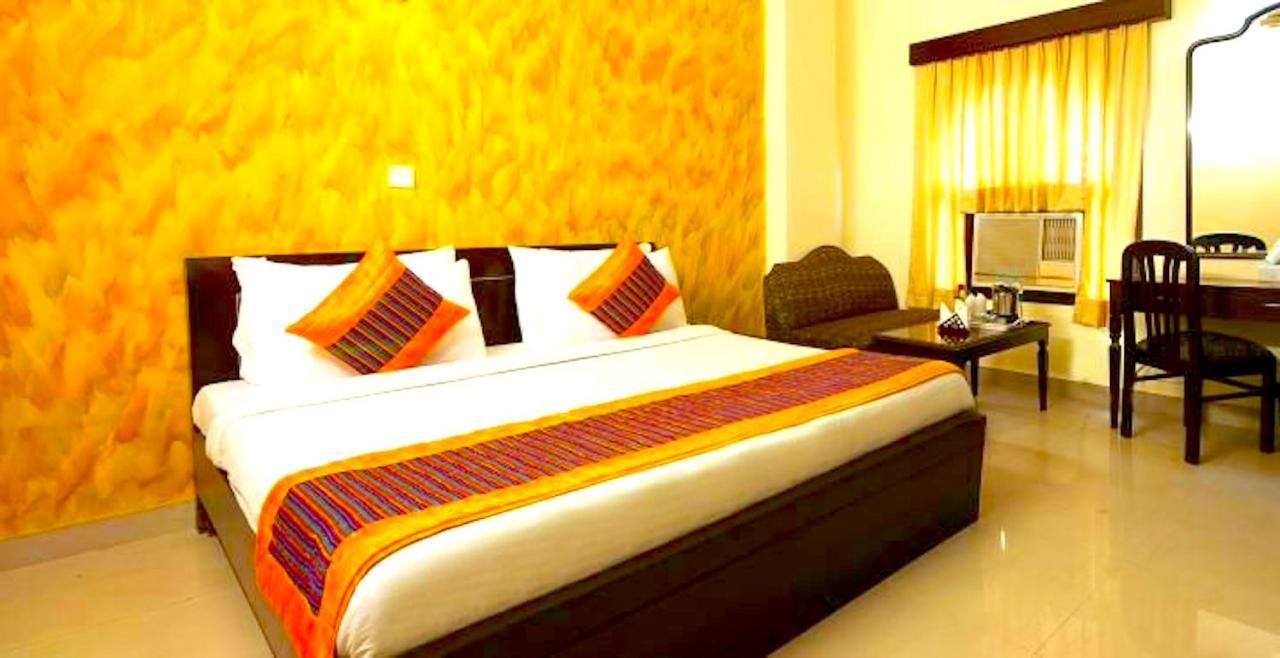 Hotel Milan Deluxe New Delhi Buitenkant foto