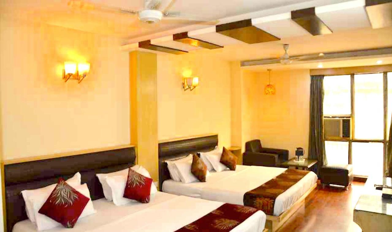 Hotel Milan Deluxe New Delhi Buitenkant foto